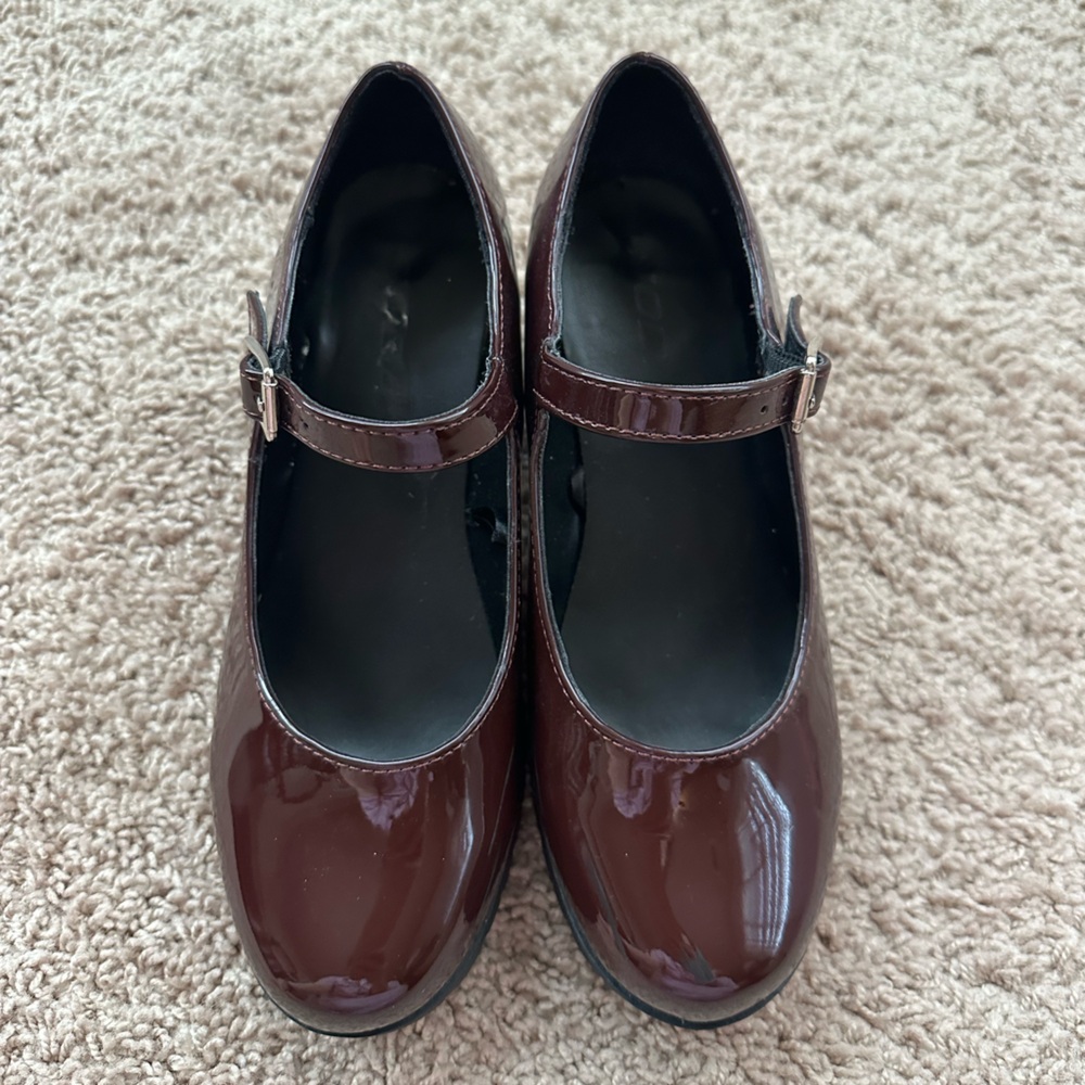 Soda Women’s Mary Jane Maroon Shoes! (Like Brand New)